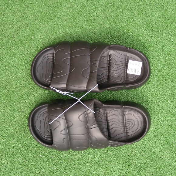 Midnight Carbon Black Rolling Topographic Platform Slide Sandals Men Sm 8-9 NWT main image 4